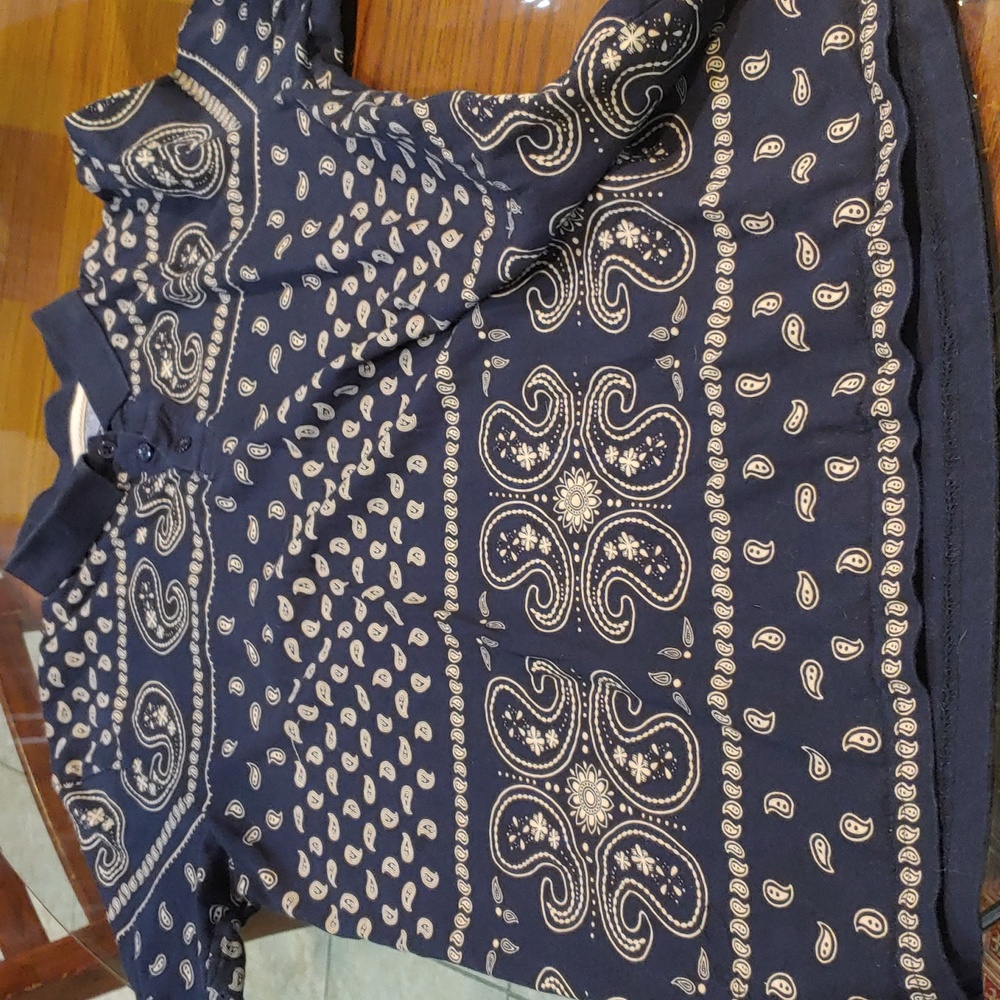 21 Men Pattern Pili Shirt. Size Medium. Short sleeves